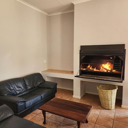 Вілла Karoo Leeu Self Catering Оудсгорн Екстер'єр фото
